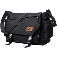 Lee 包包女斜挎包2023款大容量单肩包男黑色轻便通勤邮差包休闲