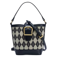 URBAN REVIVO UR女包23年拼接复古手提包包几何菱格单肩斜挎大容量水桶包 黑色