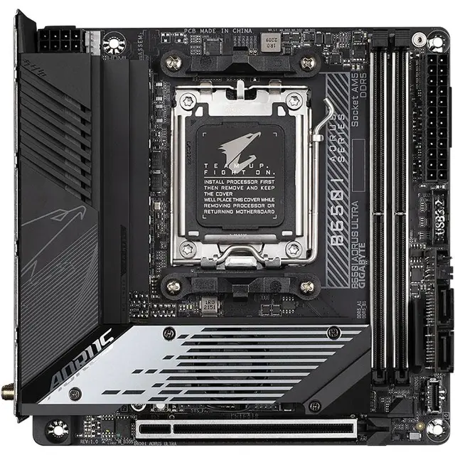 GIGABYTE 技嘉 X670 AORUS ELITE AX 小雕 主板 ATX（标准型）