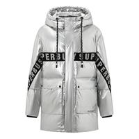 雪中飞 SNOWFLYING 时尚亮面字母印花中长款羽绒服