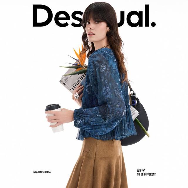 Desigual 西班牙时尚奢品 女士复古印花百褶圆领衬衫