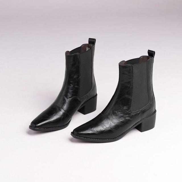 reemoor 睿慕 2025冬季新款复古英伦风尖头内增高时装靴时尚短靴女