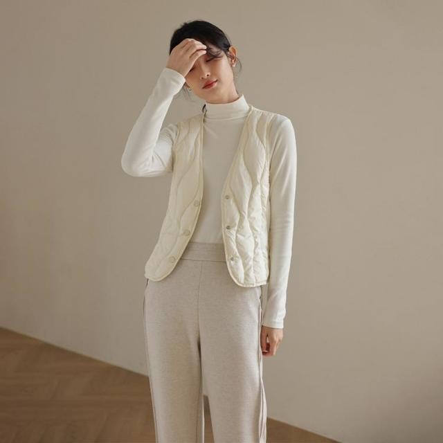 素典 WHITEALLUSION 冬季羽绒马甲女短款轻薄贴身保暖V领背心马夹打底内穿内胆坎肩