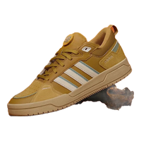 阿迪达斯 (adidas)男女同款时尚潮流运动舒适透气休闲鞋IG8260 42码UK8码 棕/白