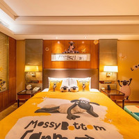 移动端：古北水镇 大酒店1晚+下午茶/游船/禅茶/软陶DIY（4选1）+古北水镇双人门票+双人公共温泉体验券+不限次摆渡车