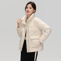 雪中飞 【时尚都市】秋冬大口袋简约防风立领保暖时尚休闲女式短款羽绒服