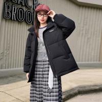 保暖服饰：SANFU 三福 羽绒服2025冬季英文刺绣拼格立领宽松保暖外套女装505216