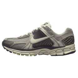 NIKE ZOOM VOMERO 5 女子运动鞋