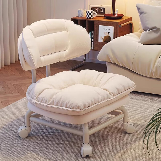 明智一凡 滑轮矮凳带万向轮小凳子家用圆换鞋板凳带娃儿童懒人静音靠背椅子 米白基础款