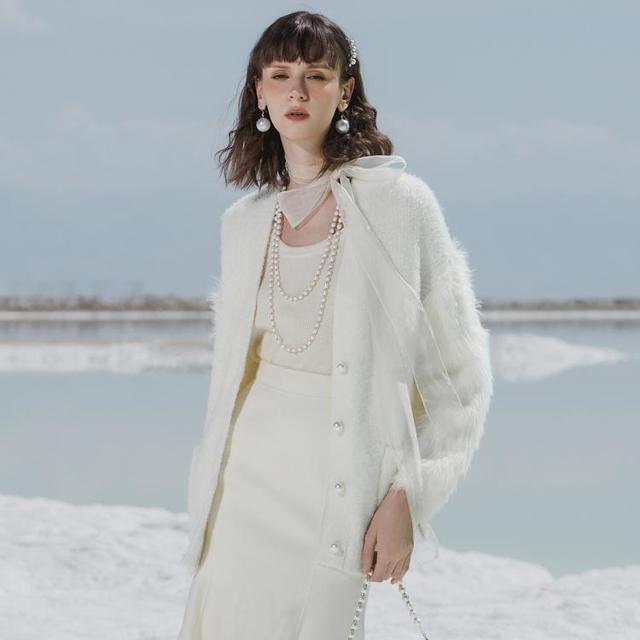 欣贺艾薇 2025年冬季专柜同款知性毛绒绒气质老钱风针织开衫