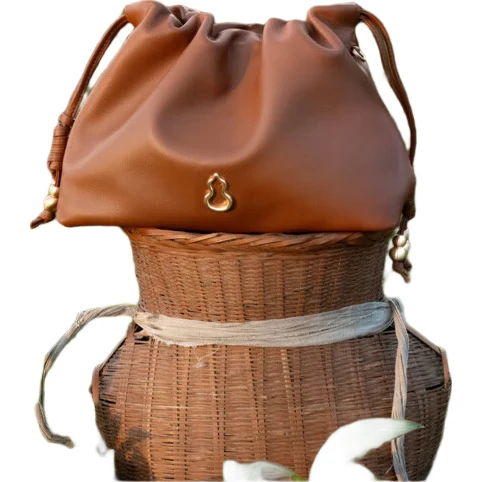 半坡饰族【茶香小牛皮】如愿云朵包小号 真皮腋下垃圾袋斜挎包