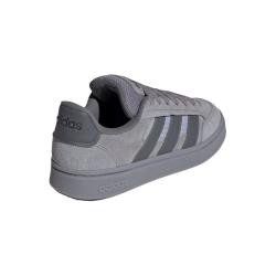adidas 运动休闲鞋