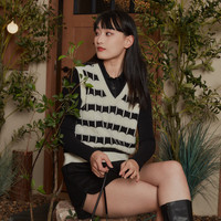 西町村屋(SETIROM)撞色条纹背心女秋冬学院风软糯外穿针织衫HD8222101 黑白 均码 V领 条纹