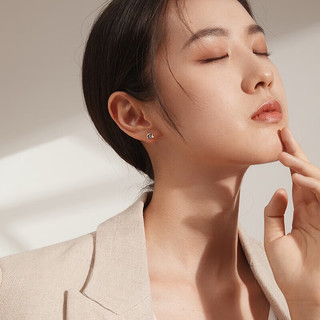 ZHOU LIU FU/周六福（ZLF） S925银饰耳钉女海豚气质耳坠耳针简约耳饰 925银 女士 优雅风