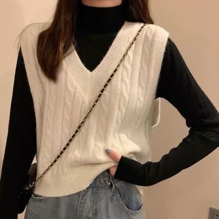 白色v领马甲背心毛衣针织衫春款2025女韩版宽松短款外搭上衣
