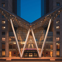 移动端：北京临空皇冠假日酒店1晚+单人暖心火锅套餐