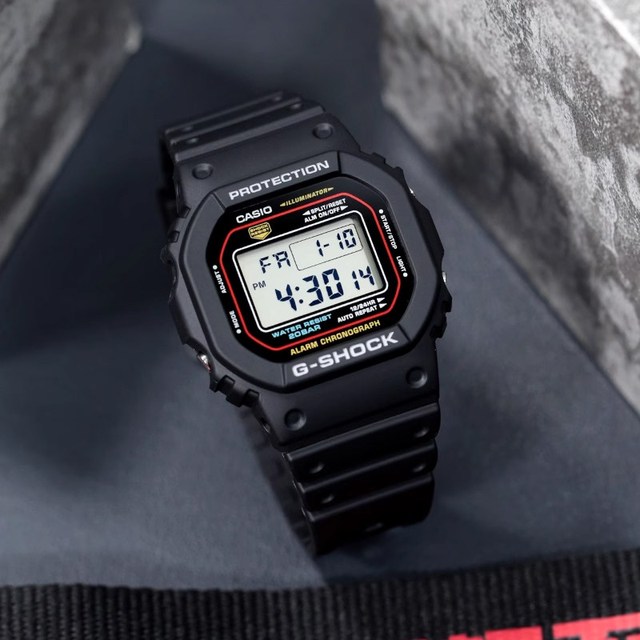 CASIO 小红圈G-SHOCK方块太阳能六局电波运动手表  DW-5600RL-1 （非太阳能） 无波小红圈