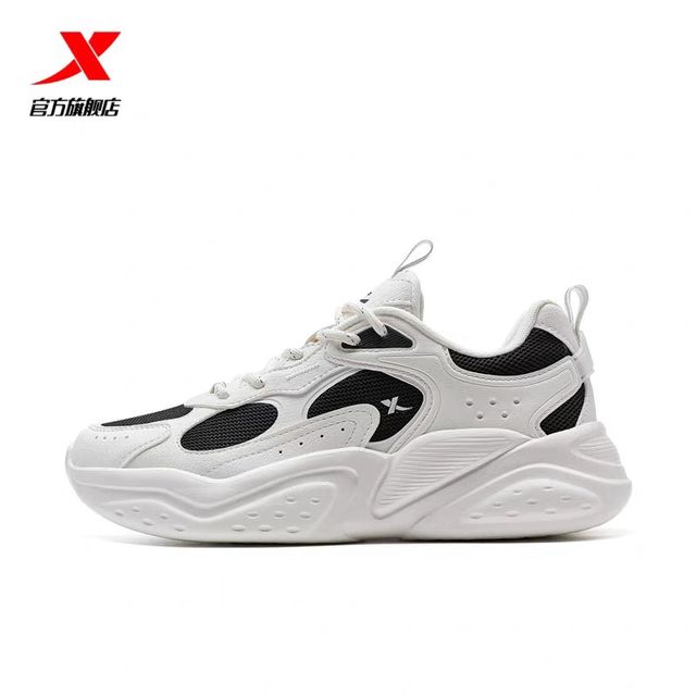 特步 闪电休闲鞋男棉鞋秋冬厚底加绒保暖轻便户外黑色运动鞋子