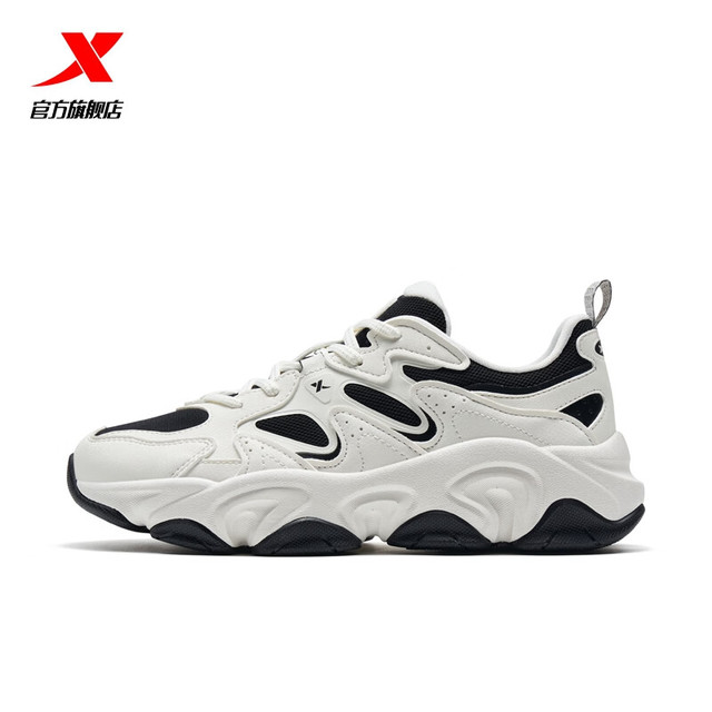 特步 运动舒适通勤休闲鞋 帆白/黑-0039