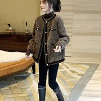 爱普 小香风羊羔毛绒短外套女加厚皮毛一体上衣2025春秋冬外套时尚上衣 棕色