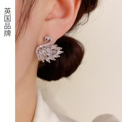 DAISY BEAUTY DAISYBEAUTY超闪轻奢满锆天鹅耳钉女复古气质925银针耳饰