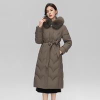 雪中飞 秋冬轻奢时尚保暖狐狸毛领大口袋腰带设计女式长款羽绒服