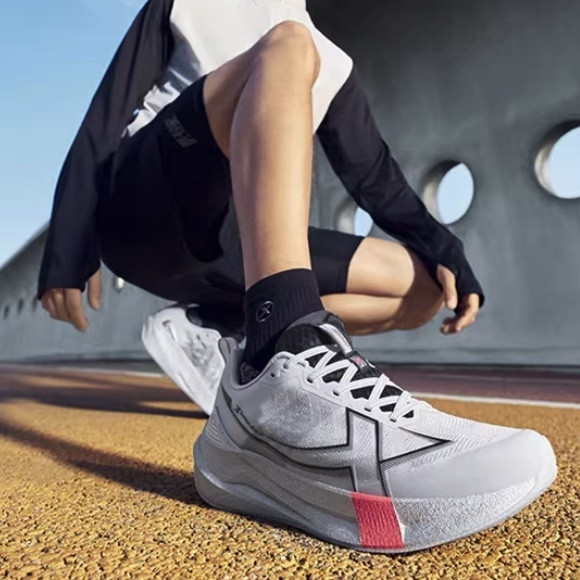 特步 两千公里五代 男女款跑鞋 2000公里5代