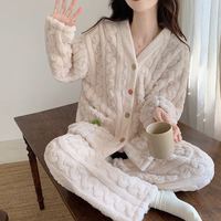 宝娜斯(BONAS)卡通珊瑚绒长裤秋冬宽松紧腰懒人睡裤家居睡衣套装 粉色-小花套装 均码 (90-150斤)