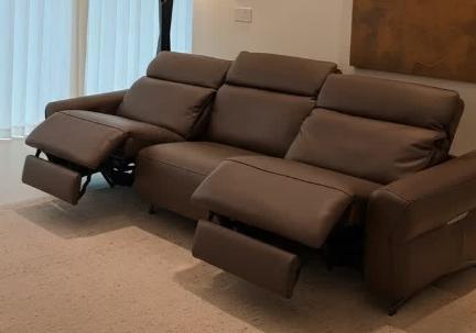 顾家家居 3.03M大三人位沙发 热巧咖 奢享版 90.DK.8887