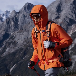今日必买：波司登 鹅绒冲锋衣 男女同款一衣三穿厚羽绒服