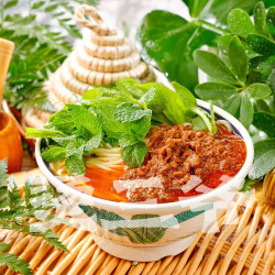 烫三爷·云南鲜烫牛肉米线 云南炸酱米线兑换券·1张 1次券