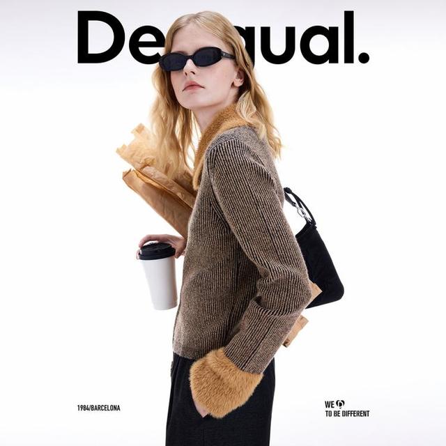 Desigual 25秋冬新品弹力坑条拼接毛绒翻领女士针织衫