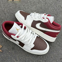 耐克(NIKE)休闲鞋女鞋2025秋冬季运动鞋Air Jordan 1 AJ1低帮篮球鞋 IR7600-211红棕白 40