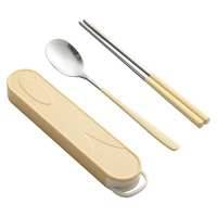 onlycook304不锈钢便携餐具盒套装 带挂钩筷子勺子套装 餐具套装 304挂钩静音款两件套-奶油黄