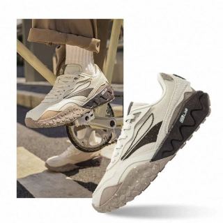 361° 酥饼2.0 男款防泼水缓震跑鞋 672446763