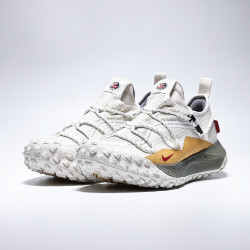 NIKE ACG MOUNTAIN FLY LOW 轻便耐磨户外休闲鞋