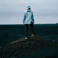 adidas 春秋季男子简约舒适耐磨户外运动休闲套头连帽夹克