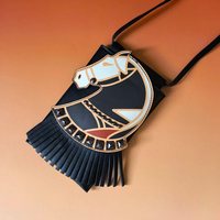 中国国家博物馆 NATIONAL MUSEUM OF CHINA 中国国家博物馆 复古中式流苏马造型手机包 PU材质 中号