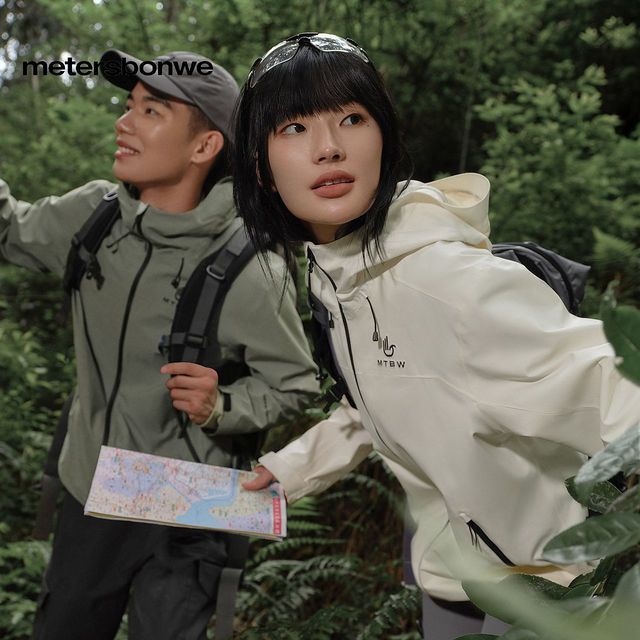 美特斯邦威 超级好价美特斯邦威男女款2户外三防冲锋衣