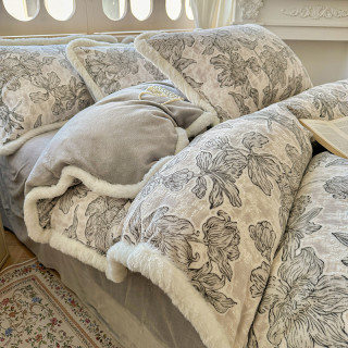 有券的上：轩蓝仕 A类加厚保暖牛奶绒雕花四件套 3.75kg 200*230cm