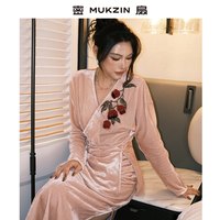 密扇2026年春季「大吉大荔 」新中式非遗手绣斜襟V领丝绒上衣 粉色-上衣 M