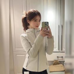 卡汐沐 女款白色修身软壳冲锋衣 2025新款春秋季外套