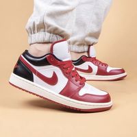NIKE 女鞋AJ1黑红新年马年战鞋芝加哥低帮休闲鞋篮球鞋DC0774-160