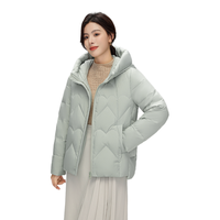 雪中飞2025秋冬女士短款羽绒服休闲简约大码时尚暖外套