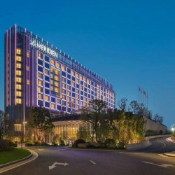 苏州苏州湾艾美酒店1晚+60分钟旅拍体验1次+四选一体验+湖畔网球场1小时使用