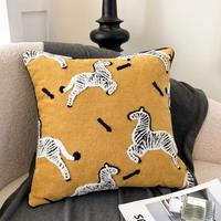 斯麦欧 车载毛巾绣抱枕靠垫沙发客厅轻奢高级感抱枕套不含芯大靠枕靠背垫