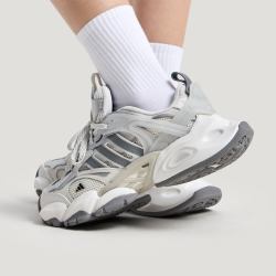 adidas XLG RUNNER DELUXE 中性跑步鞋 JP5761