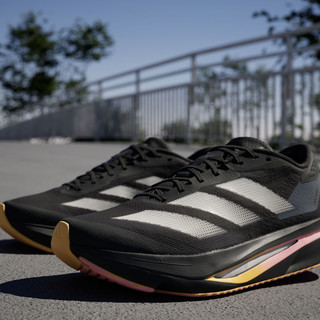  adidas/阿迪达斯 闪充 跑鞋  通用 40.5