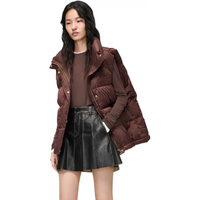 MO&Co.羽绒服马甲学院风刺绣徽章高蓬松高领廓形轻暖摩安珂