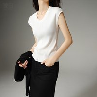 晚白2026年春时尚简约圆领上衣亲肤柔软弹力修身针织衫女